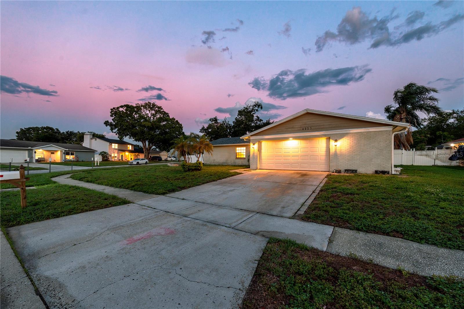 4953 PENNSBURY DR