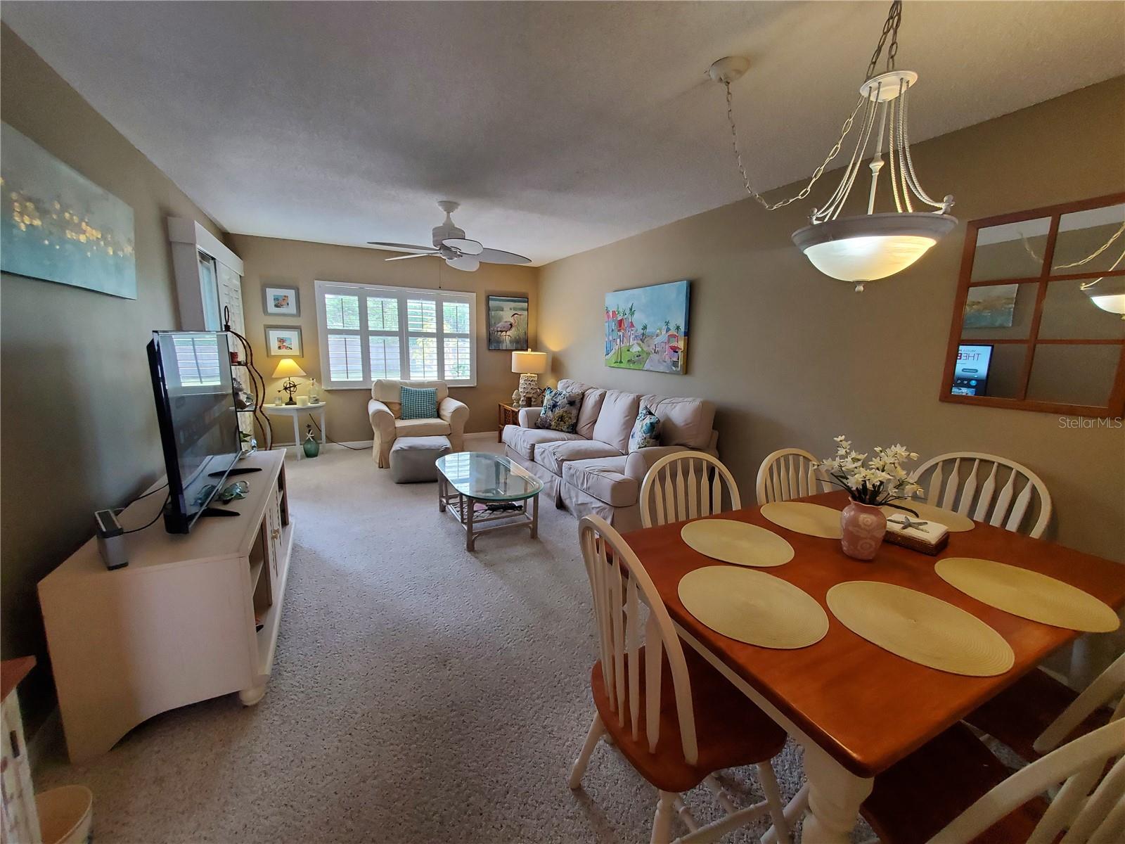 1400 Arrowhead Cir W Property Photo 4