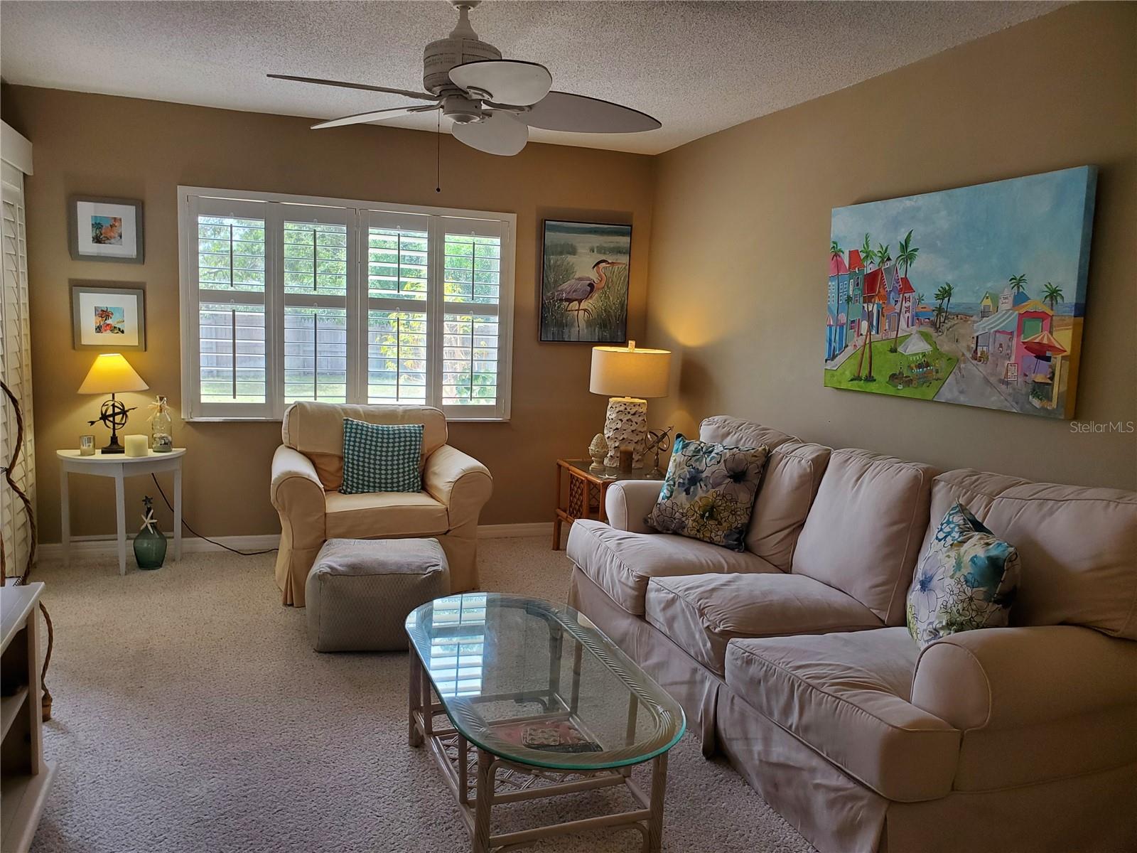 1400 Arrowhead Cir W Property Photo 6
