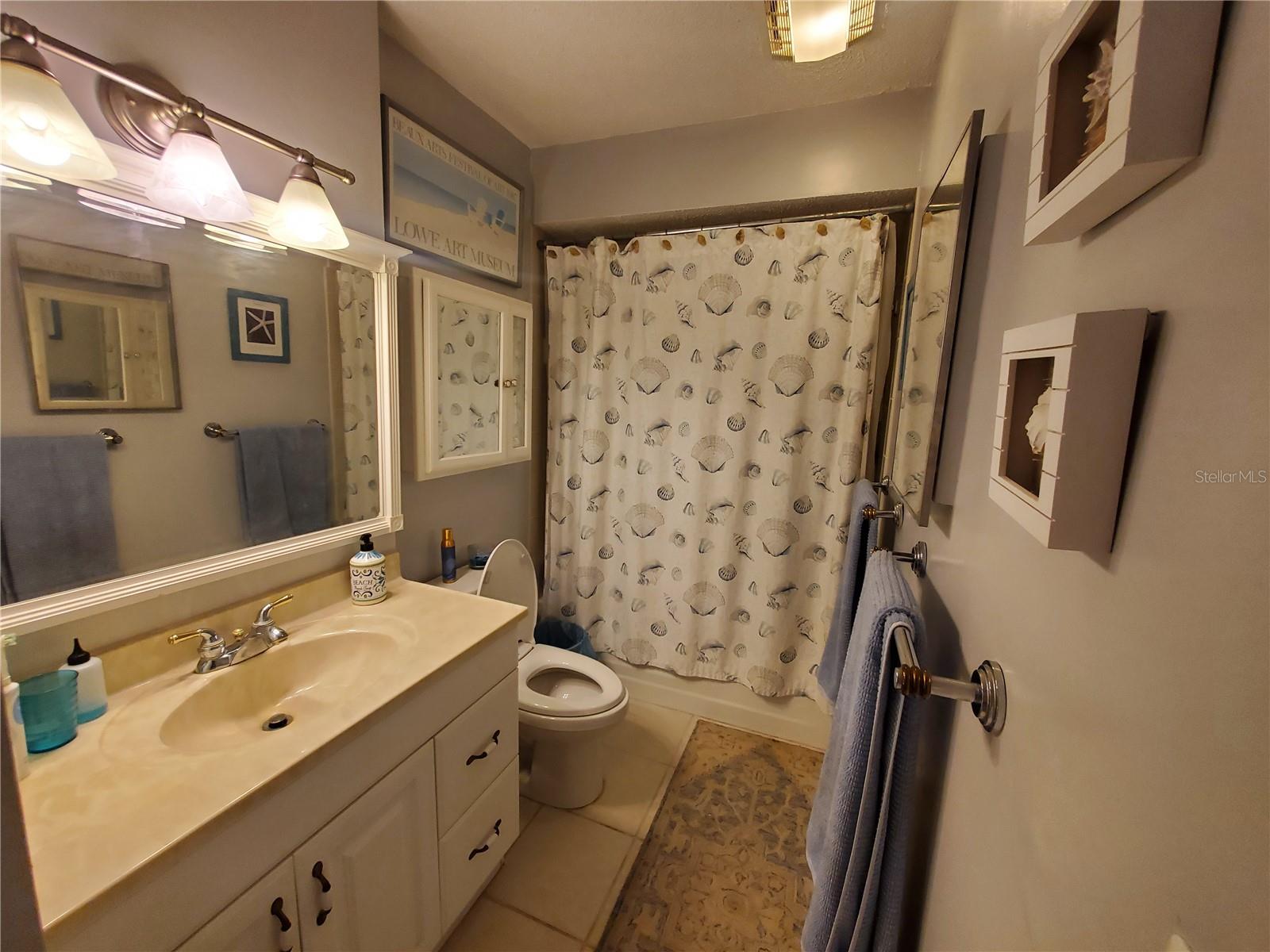 1400 Arrowhead Cir W Property Photo 10