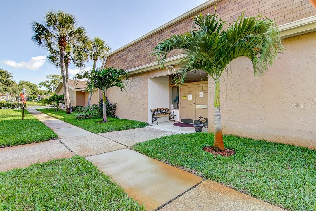 1400 Arrowhead Cir W Property Photo 19