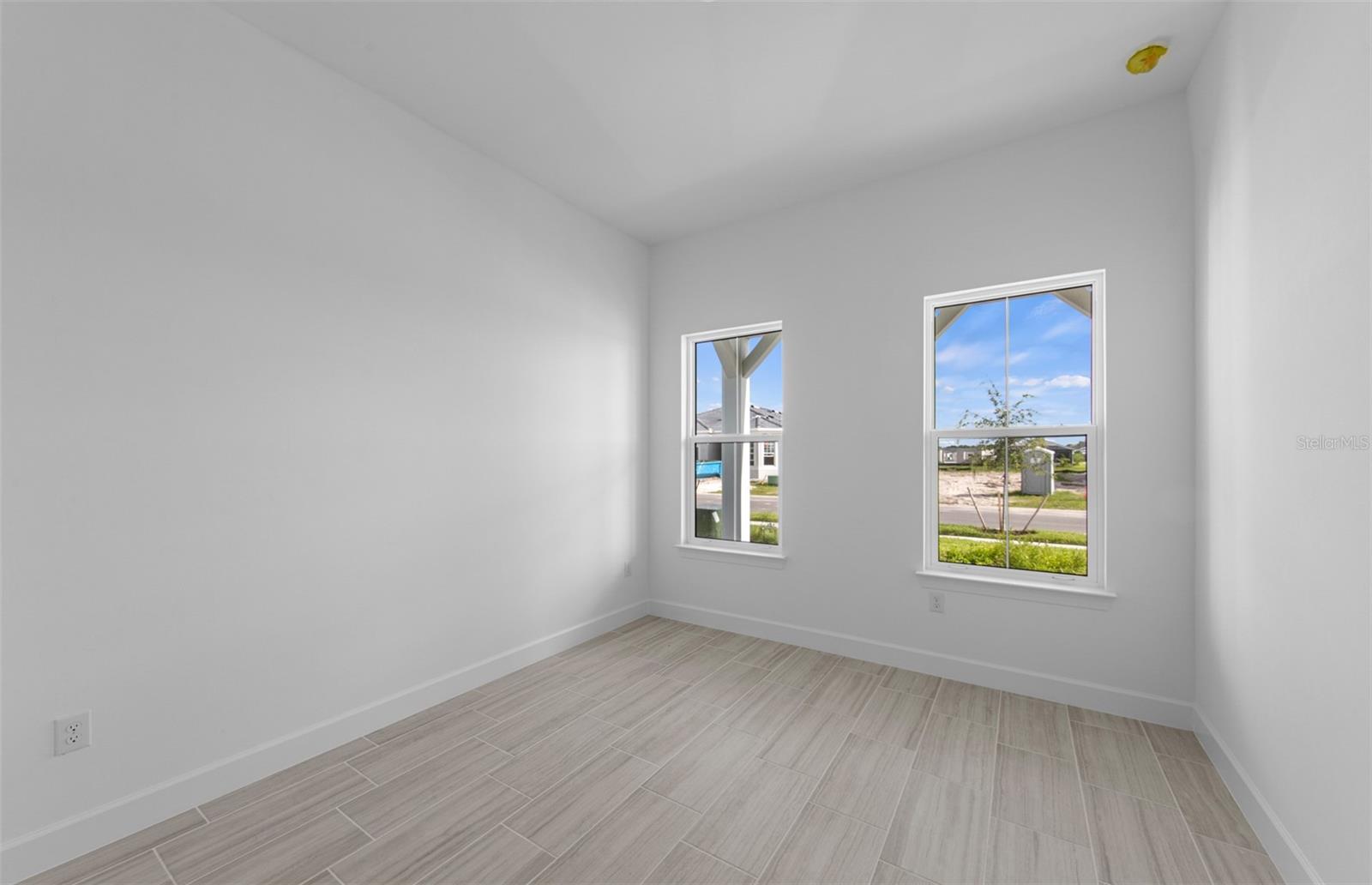 26641 Bering Dr Property Photo 8