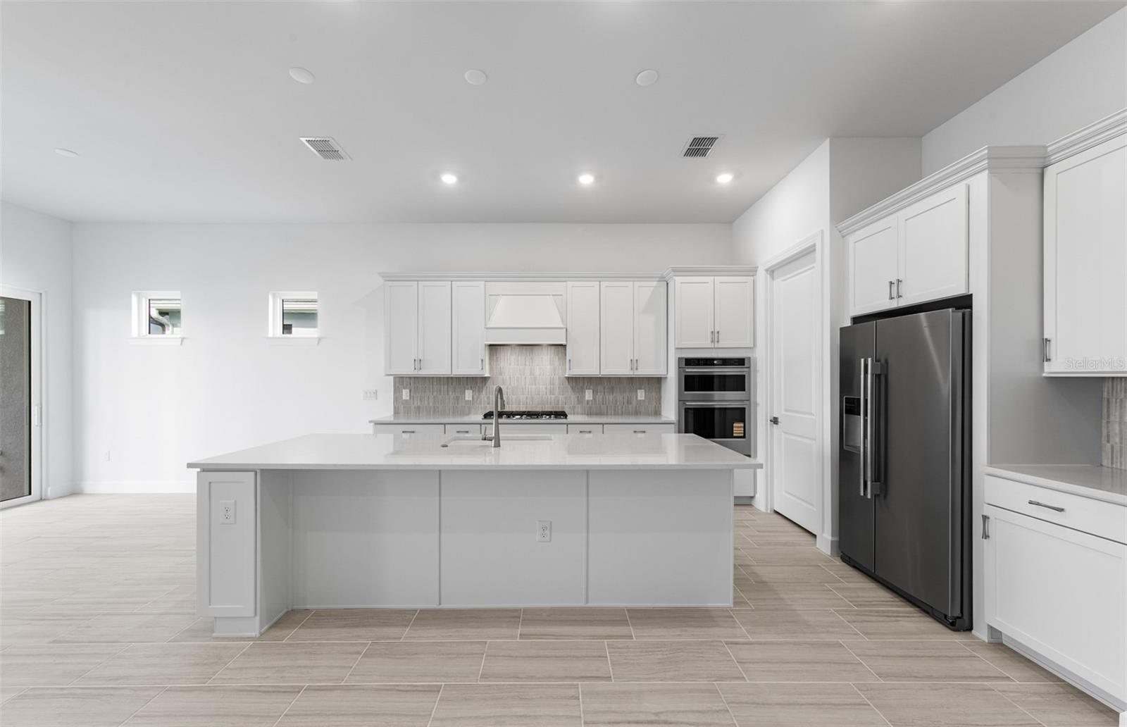 26641 Bering Dr Property Photo 15