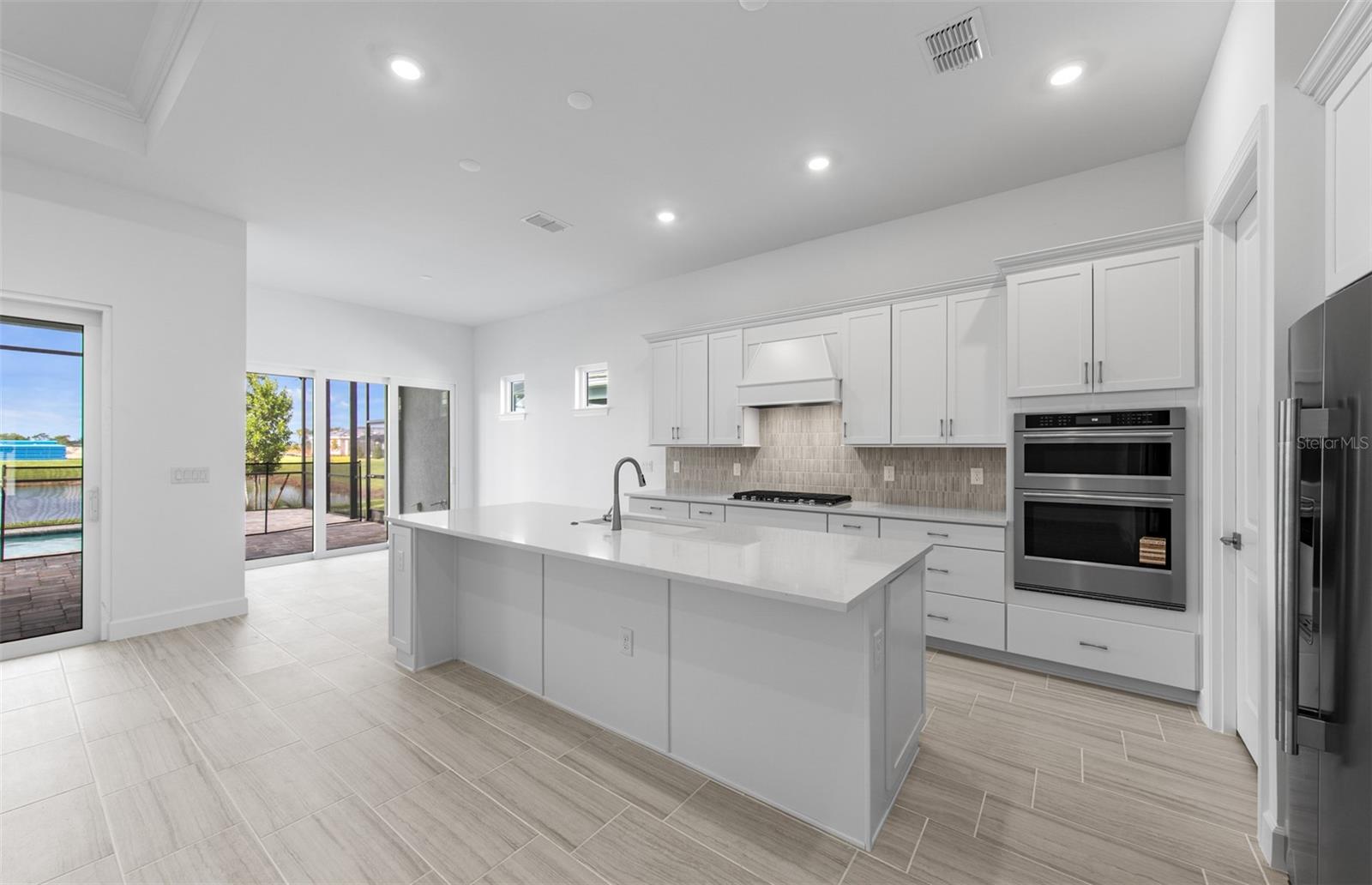 26641 Bering Dr Property Photo 16