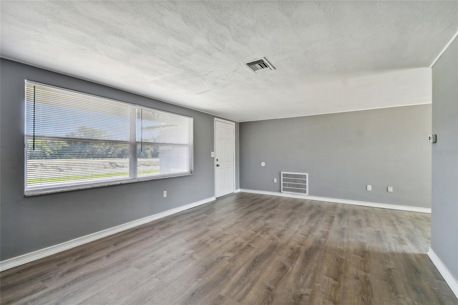 7721 Arbordale Dr Property Photo 3