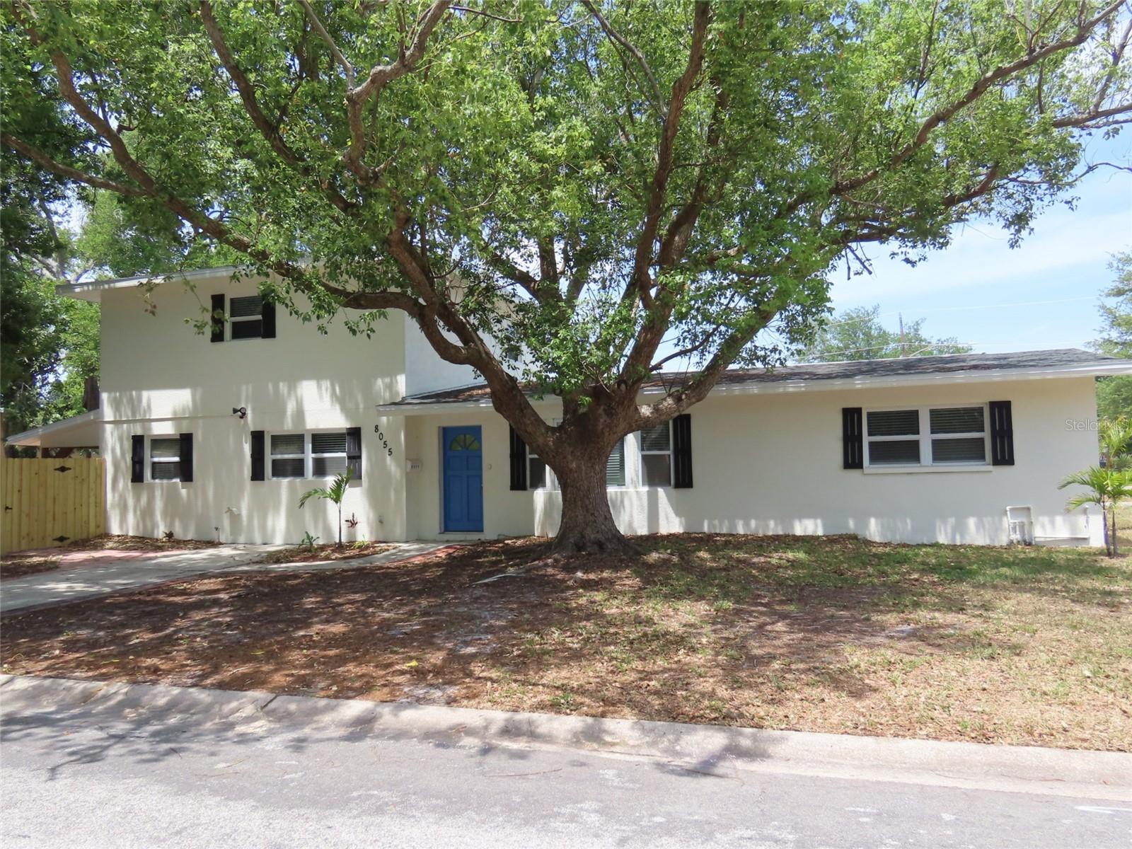 8055 33rd Ave N Property Photo 4