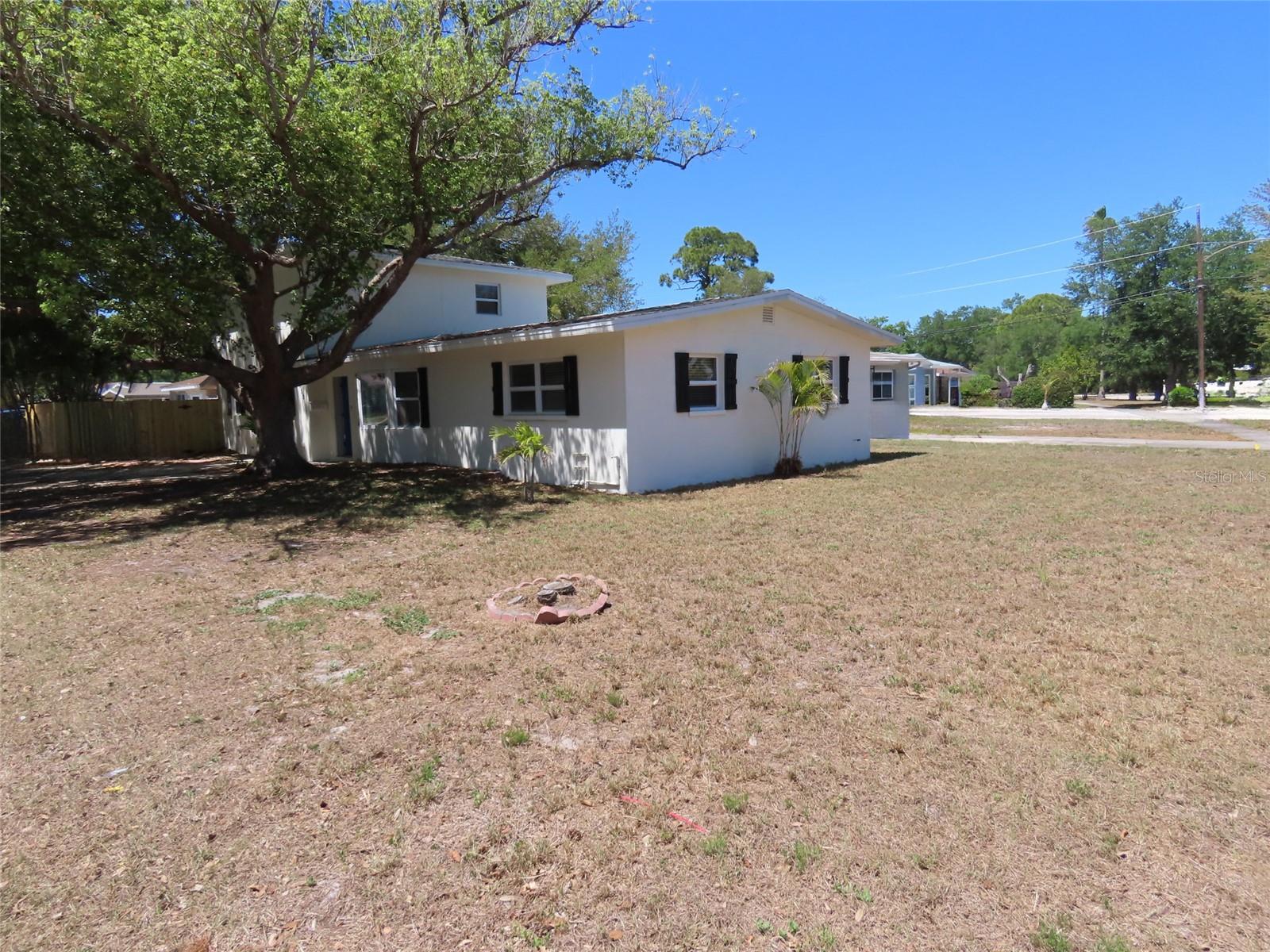 8055 33rd Ave N Property Photo 5