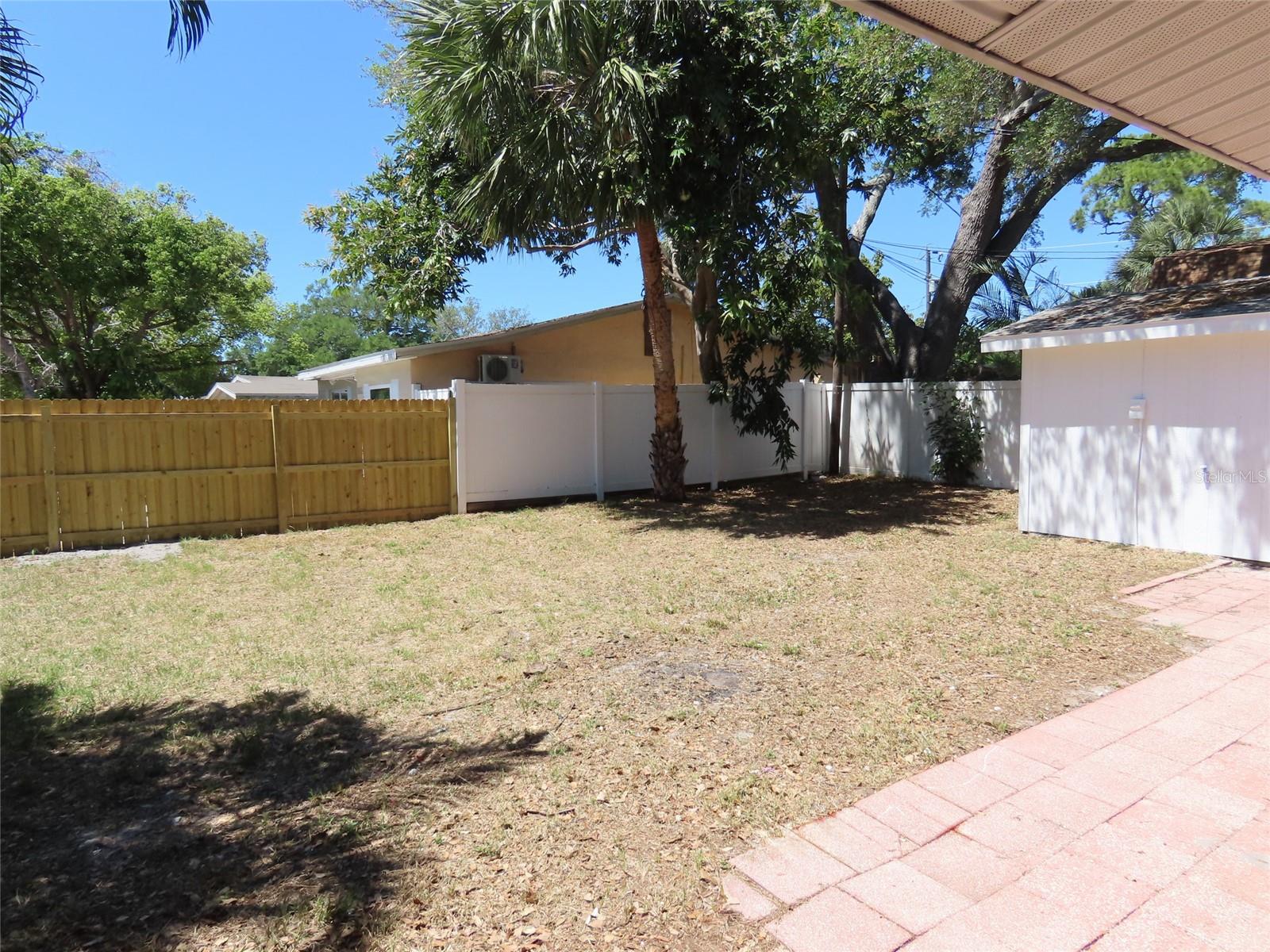 8055 33rd Ave N Property Photo 7