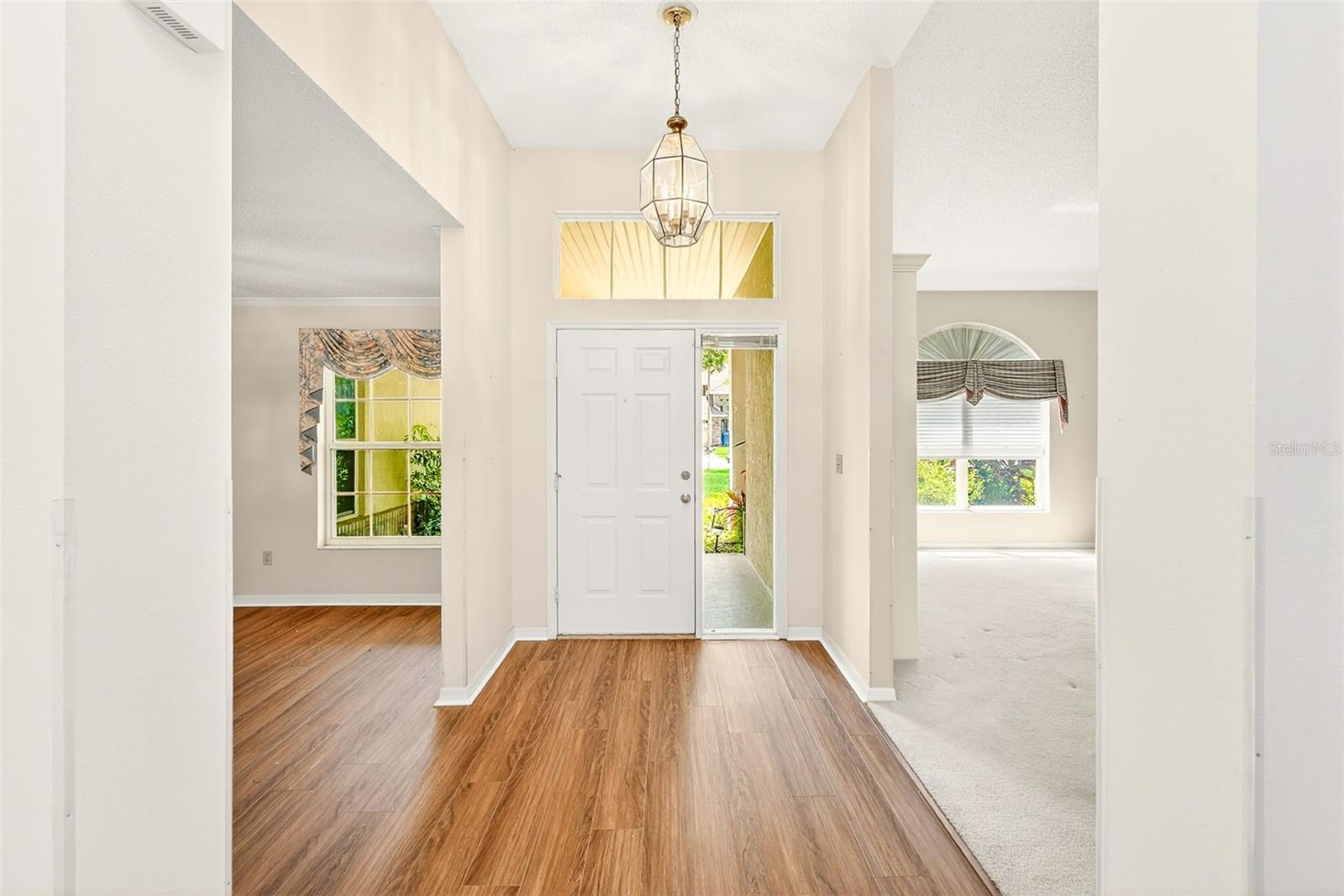 6517 Thoroughbred Loop Property Photo 2