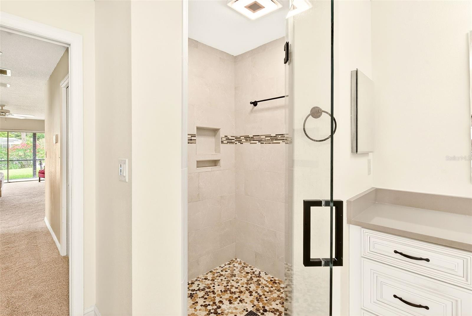 6517 Thoroughbred Loop Property Photo 12