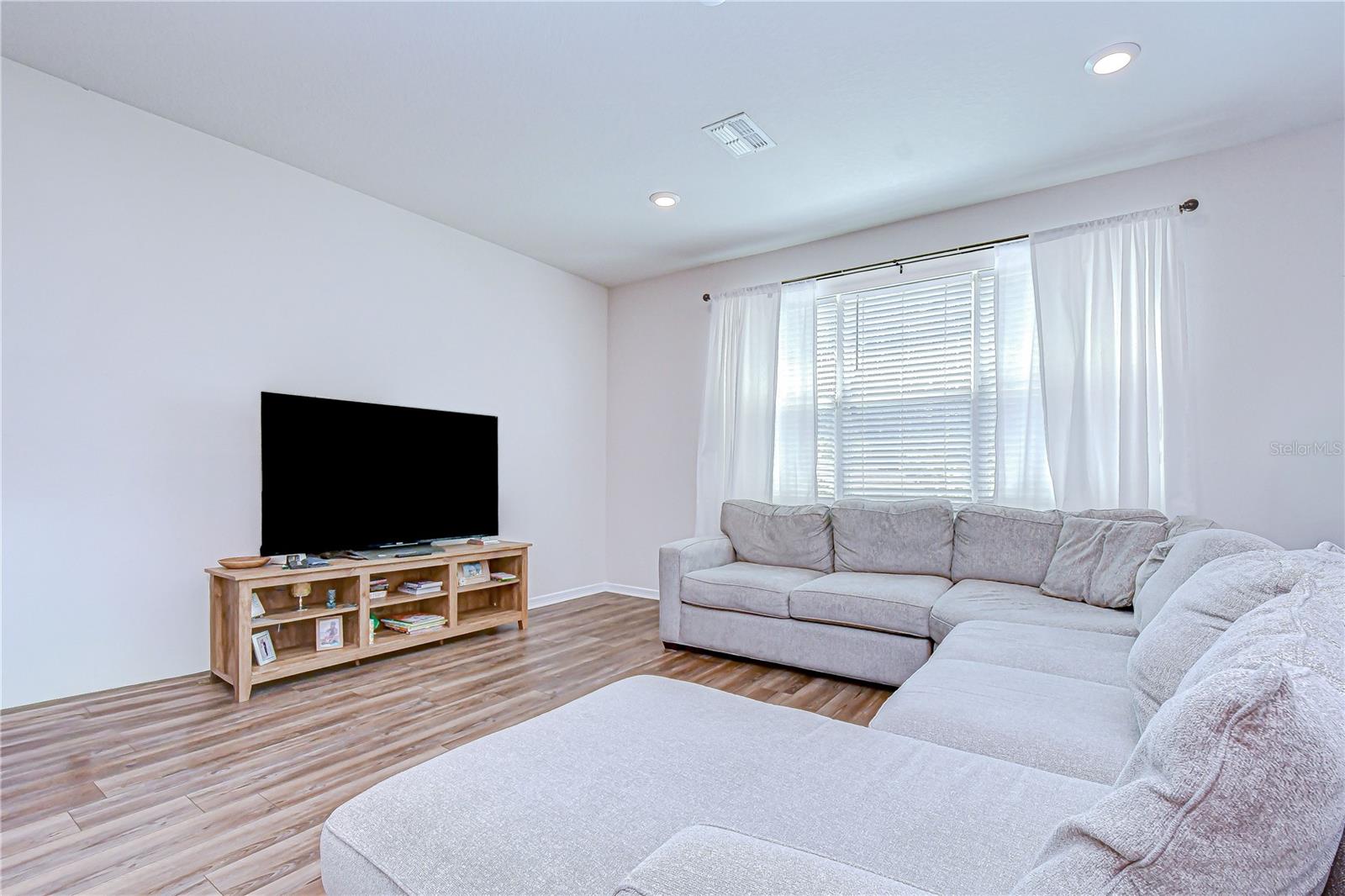 20978 Monza Loop Property Photo 8