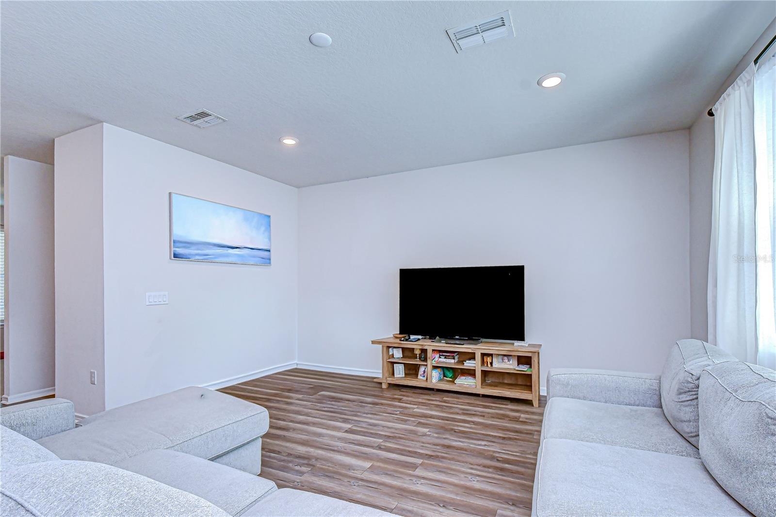 20978 Monza Loop Property Photo 9