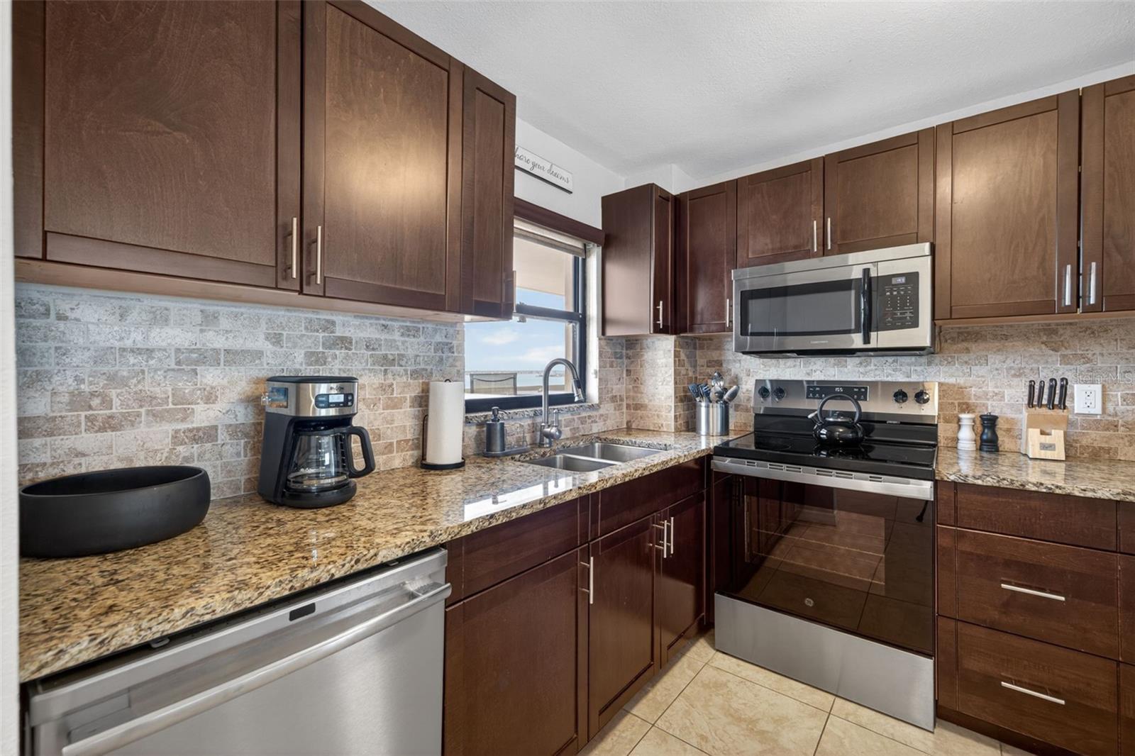 1270 Gulf Blvd #1007 Property Photo 7