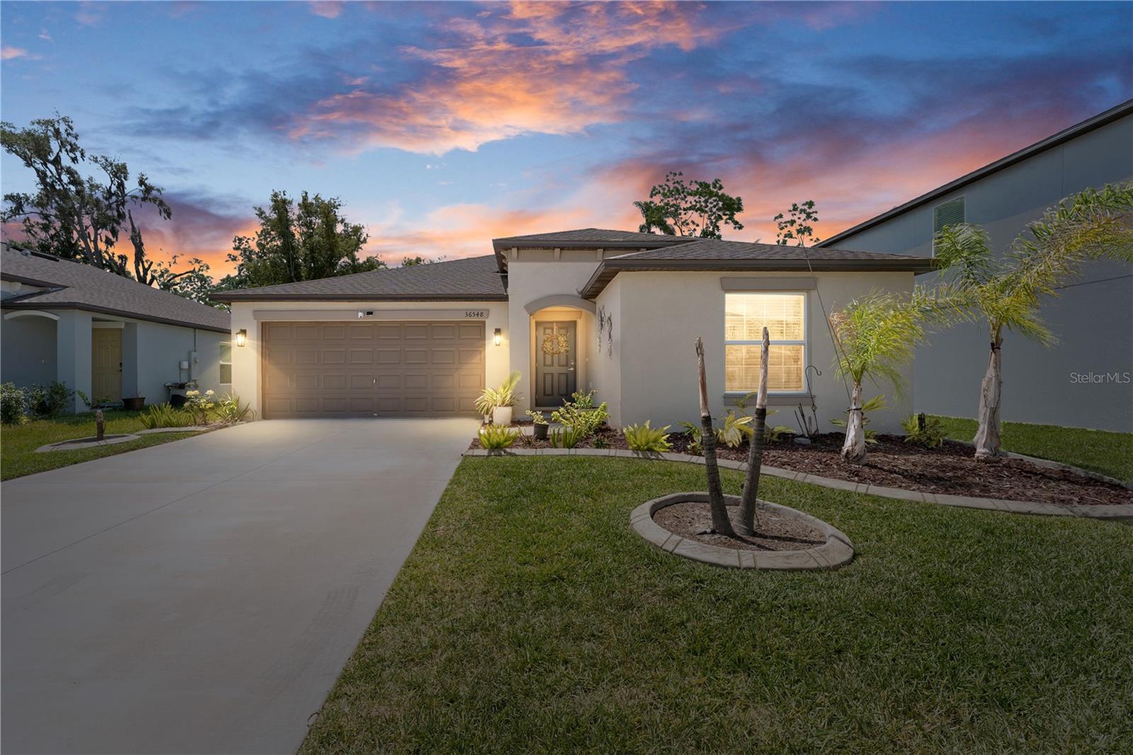 36548 Garden Wall Way Property Photo 1