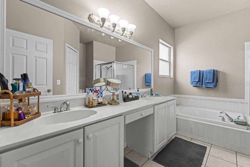 1708 Crossvine Ct Property Photo 21