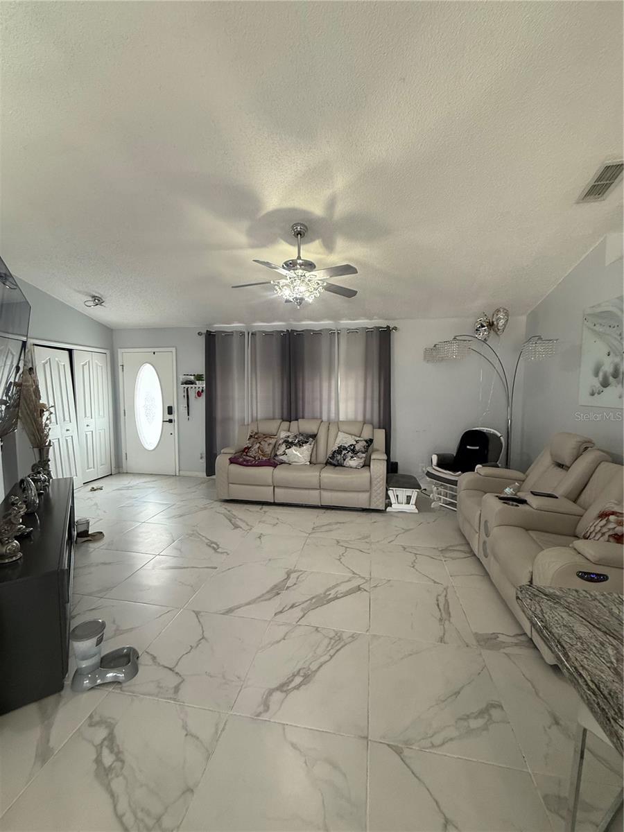 11435 Pickford St Property Photo 4