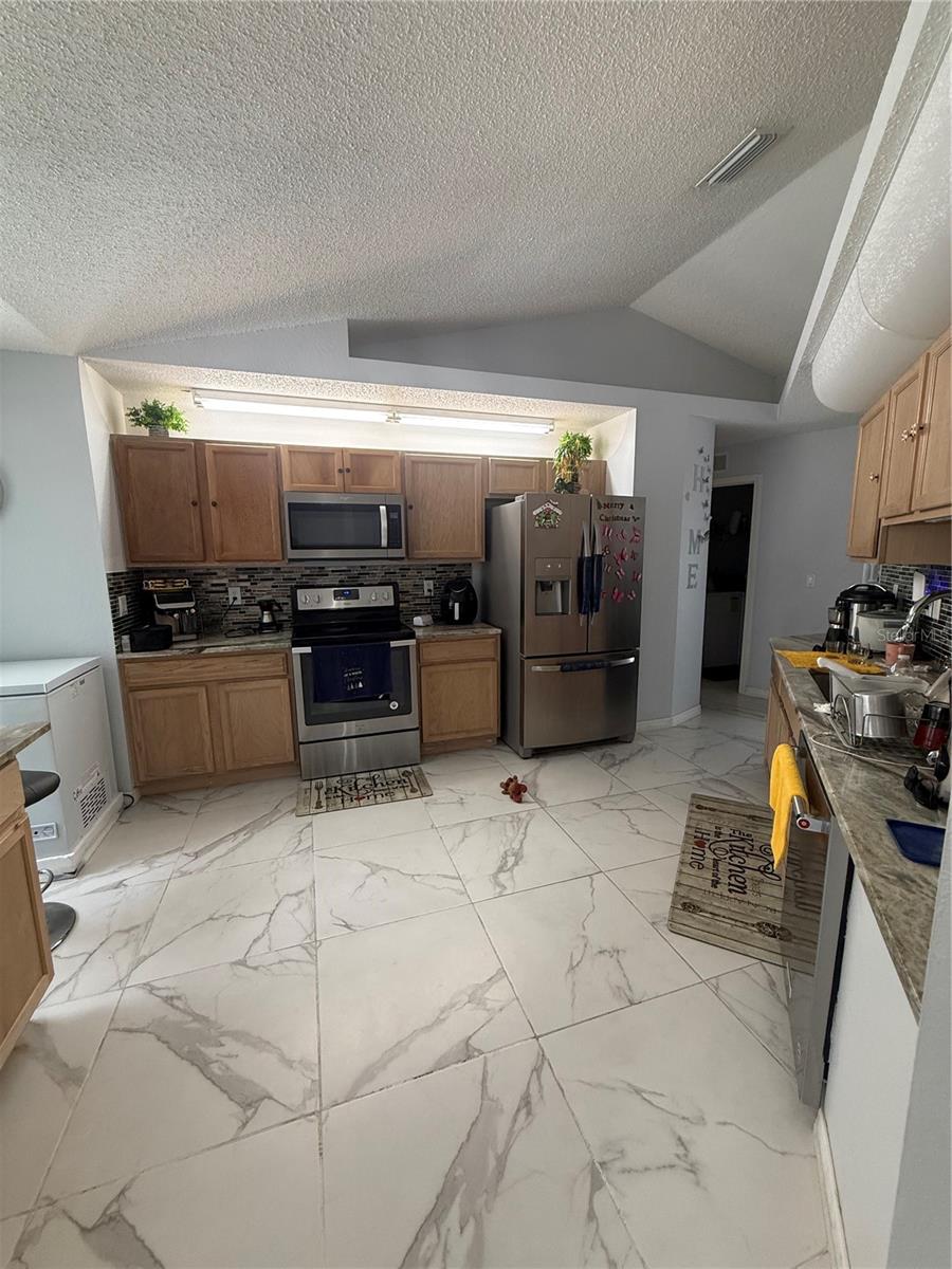 11435 Pickford St Property Photo 6