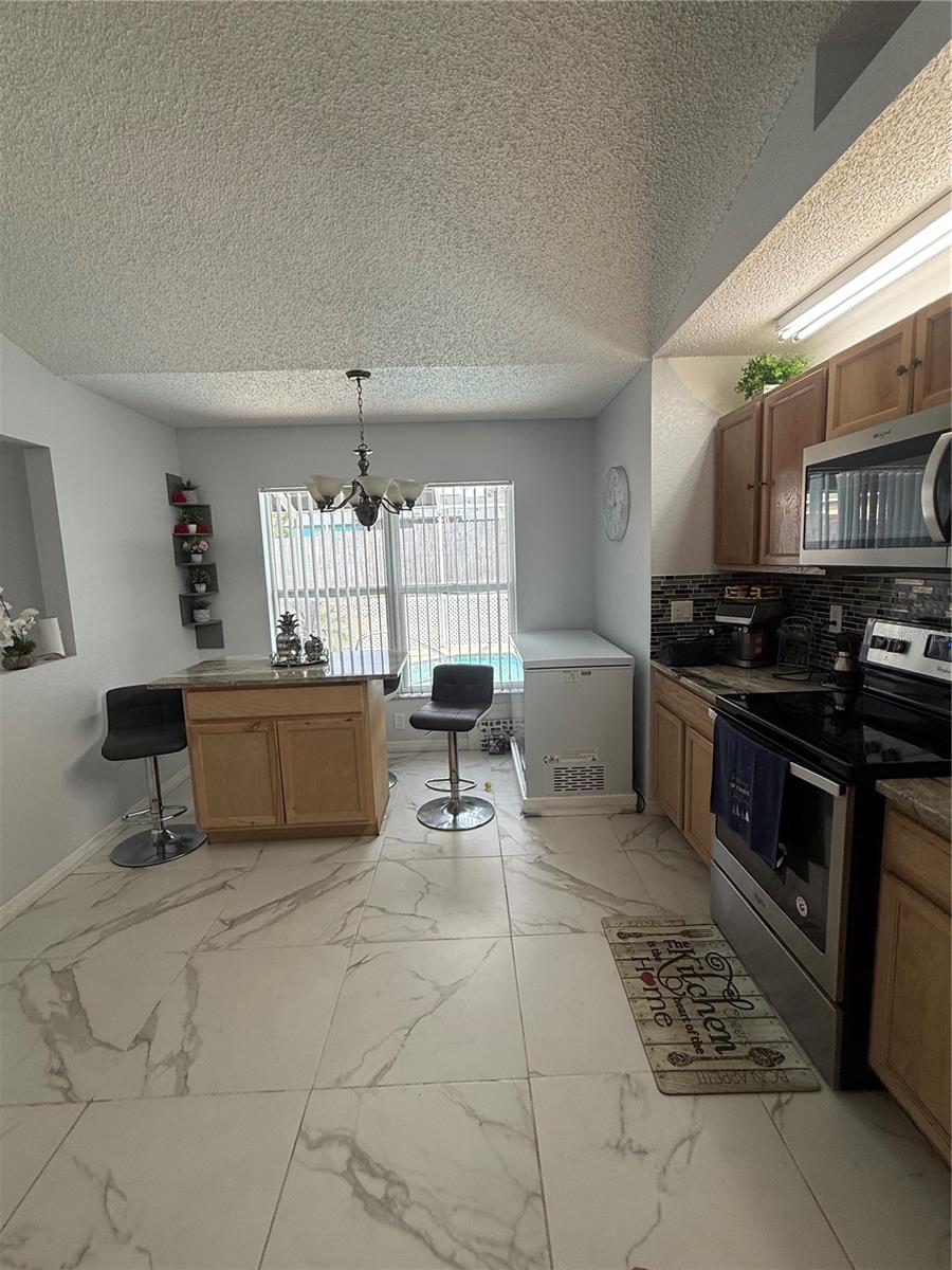 11435 Pickford St Property Photo 8