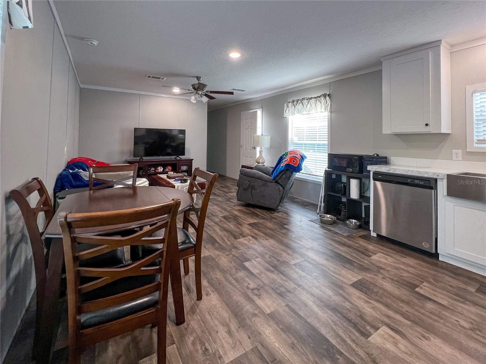 12203 Lantana Ave Property Photo 3