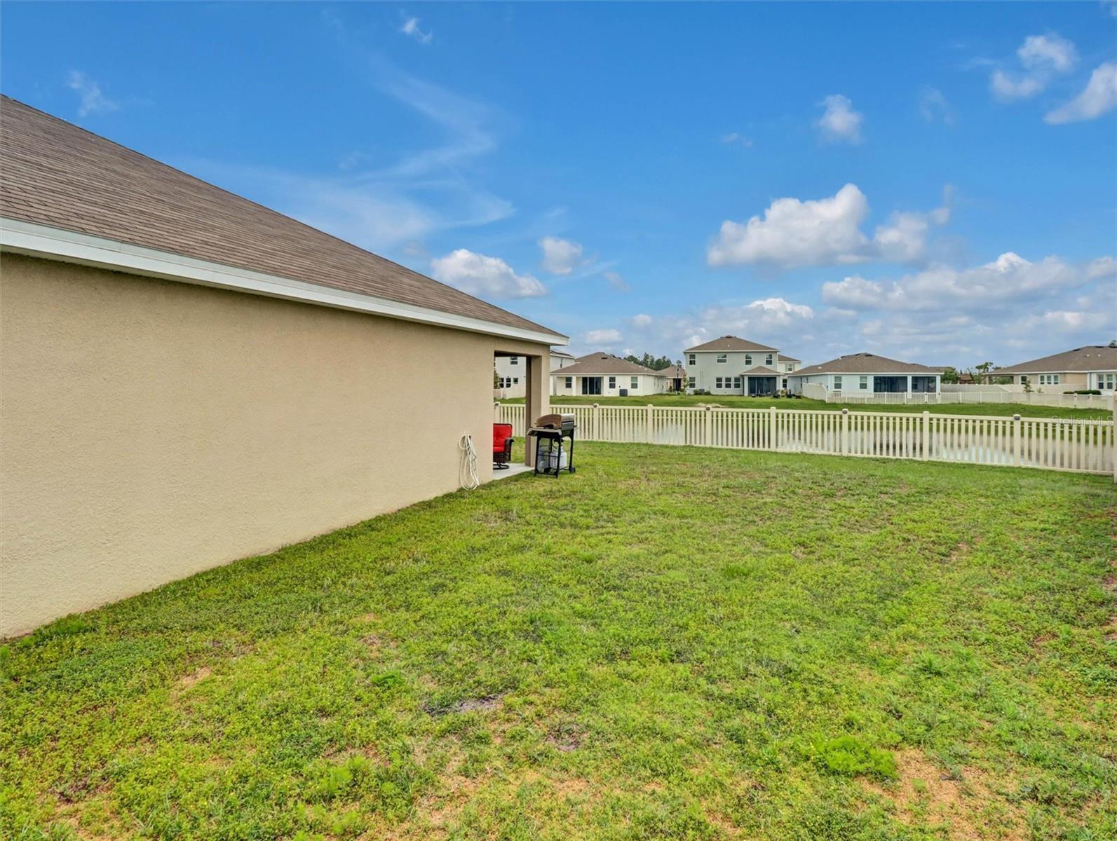 1202 Tahitian Sunrise Dr Property Photo 8