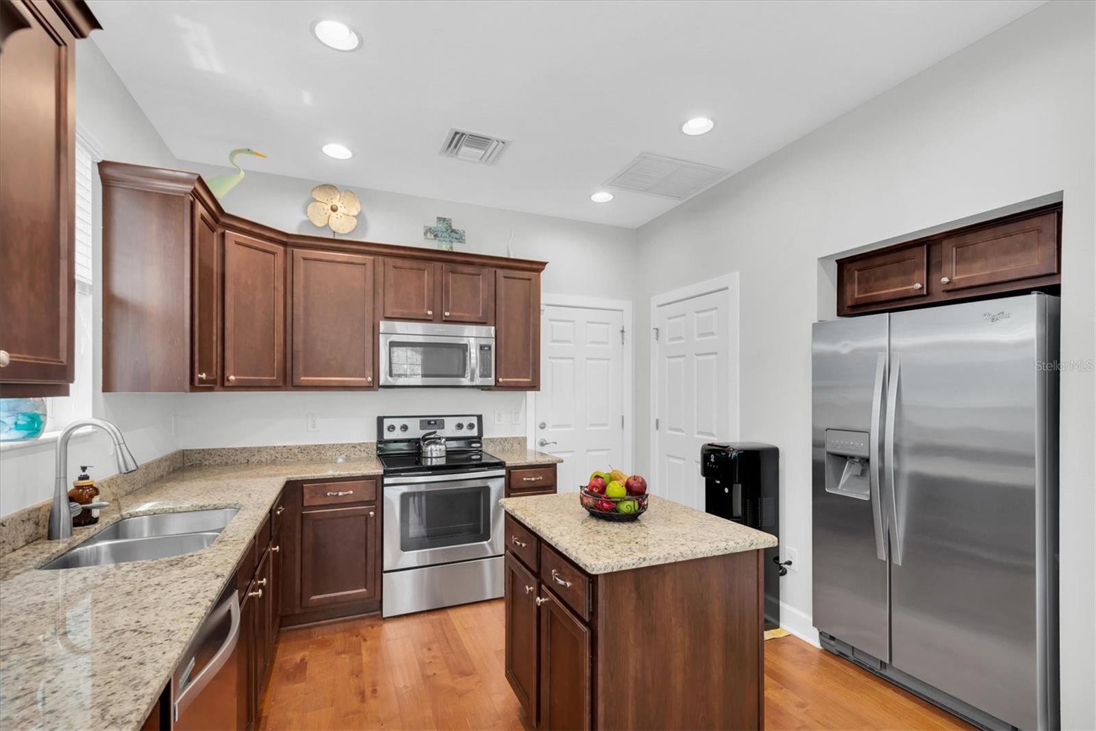 208 Cutlass Way Property Photo 4
