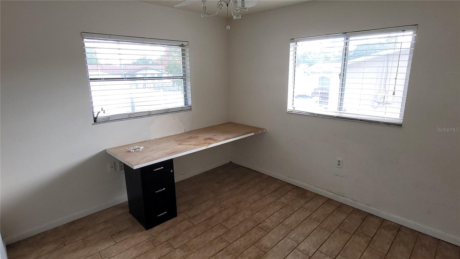 9 New York Blvd Property Photo 11
