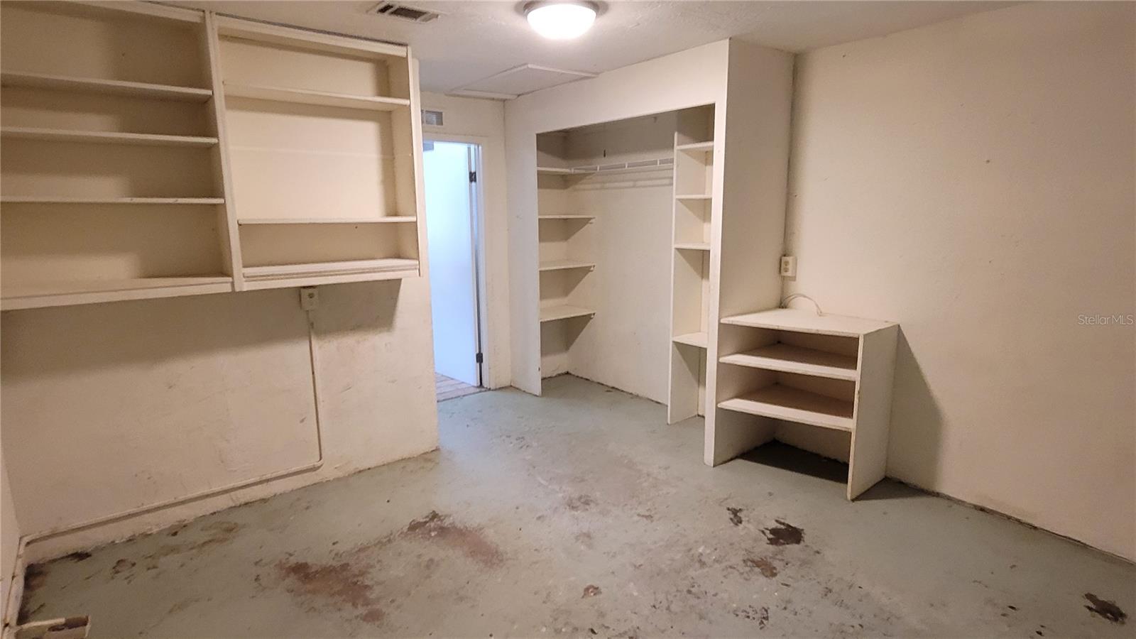 9 New York Blvd Property Photo 13