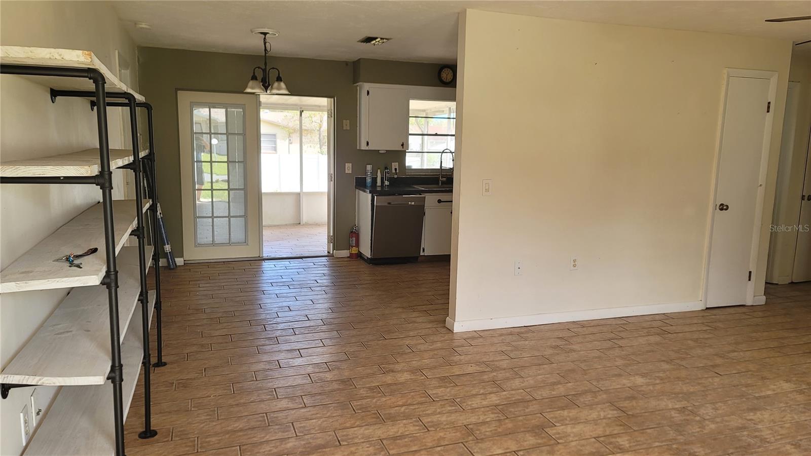 9 New York Blvd Property Photo 19