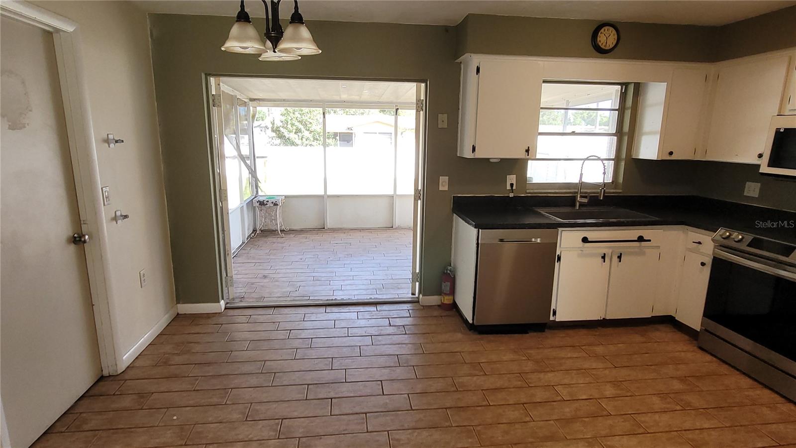 9 New York Blvd Property Photo 28
