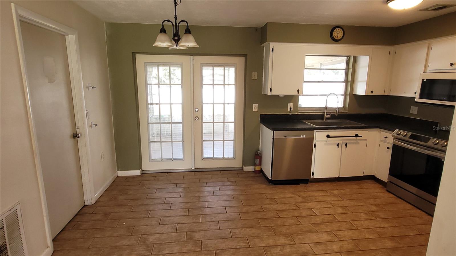 9 New York Blvd Property Photo 29