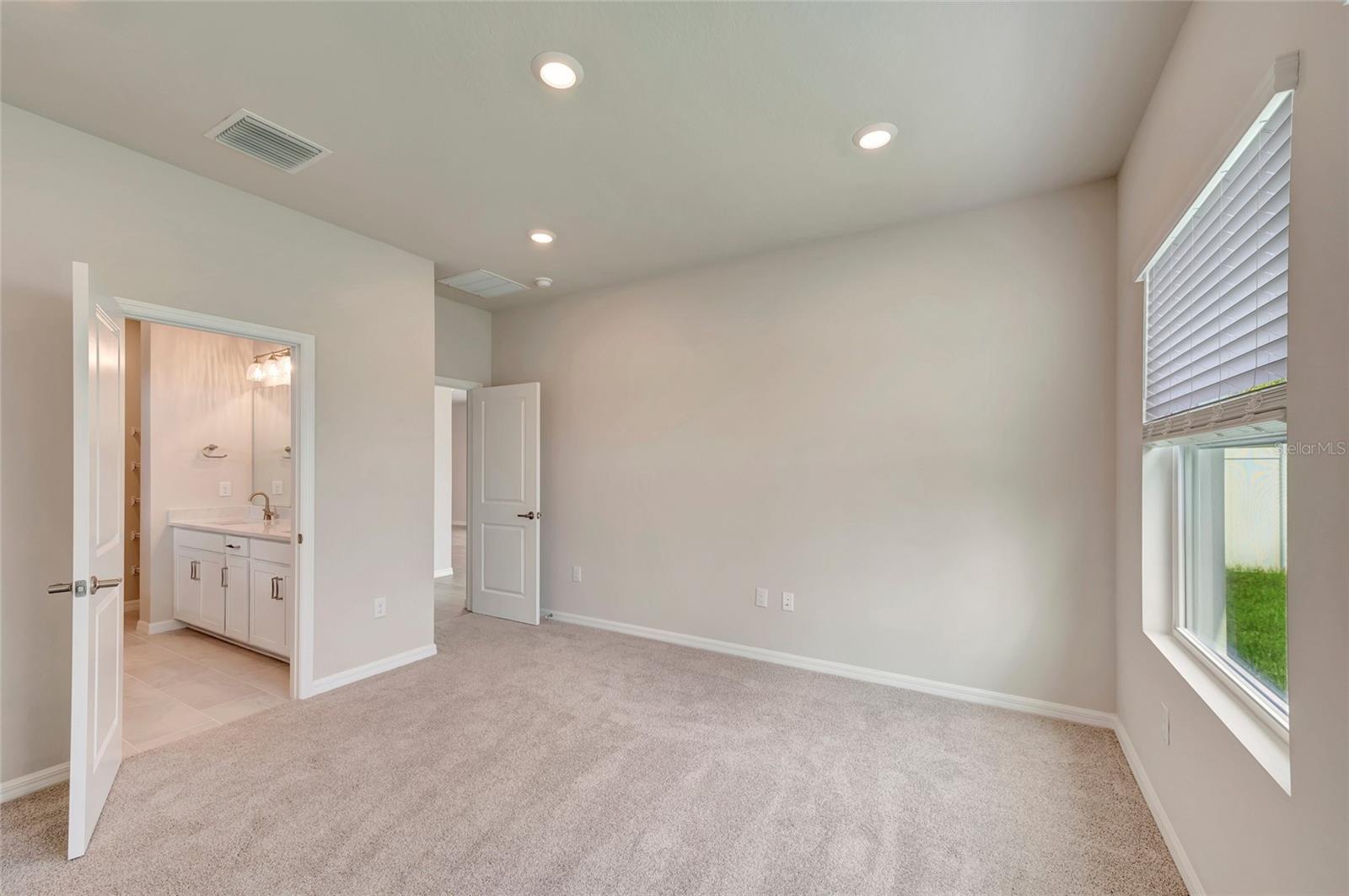 31232 Pendleton Landing Cir Property Photo 10