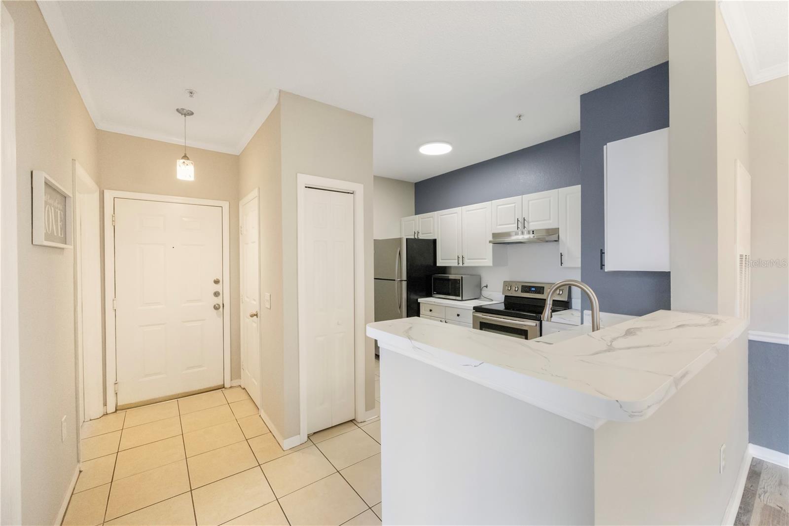 18001 Richmond Place Dr #1010 Property Photo 4