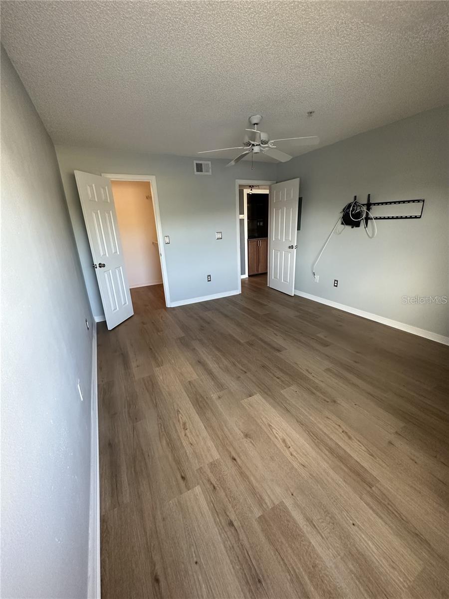 2400 Feather Sound Dr #1435 Property Photo 12