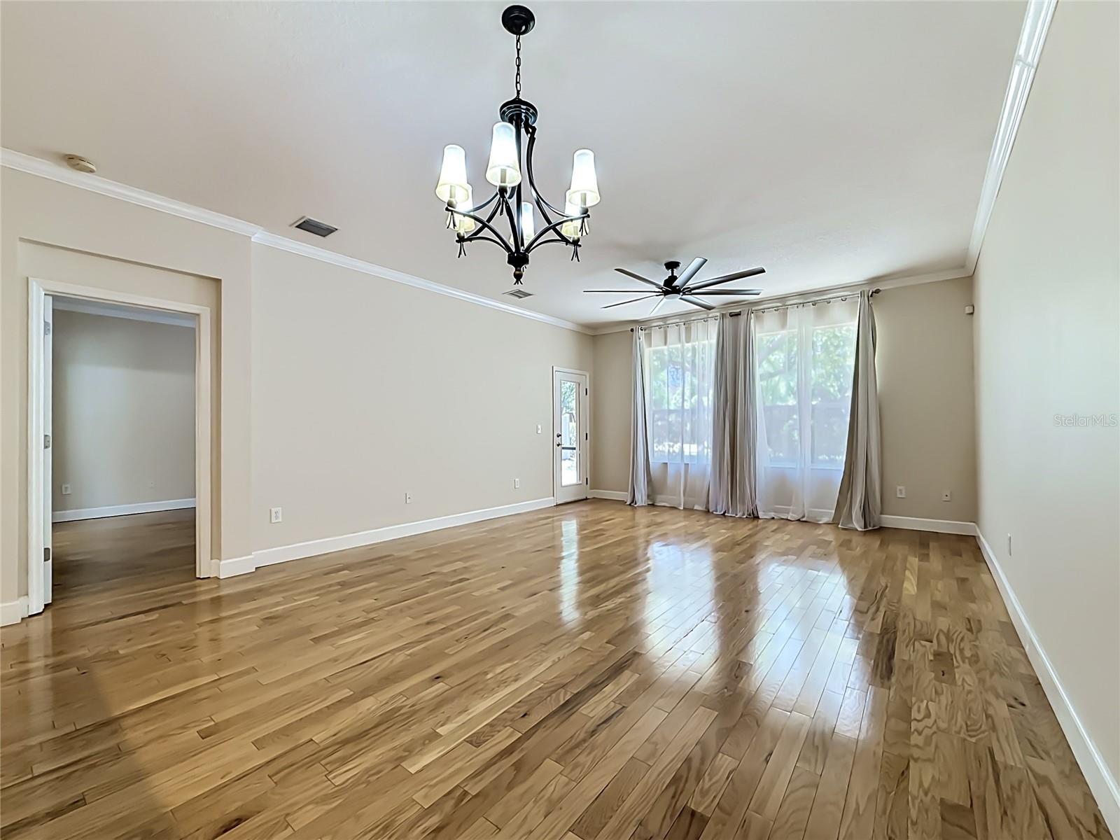 1027 Orca Ct Property Photo 11