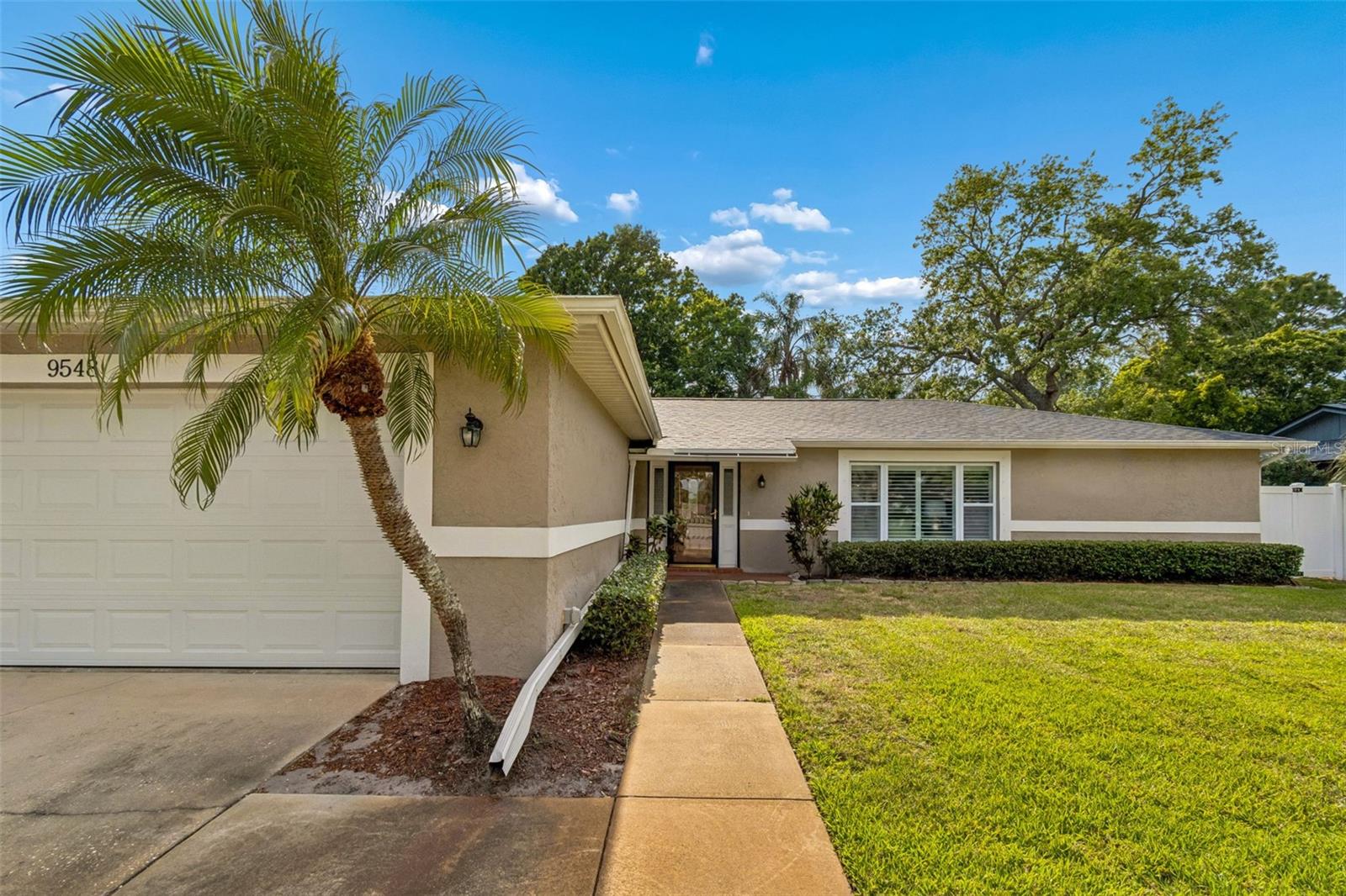 9548 123rd Way N Property Photo 2