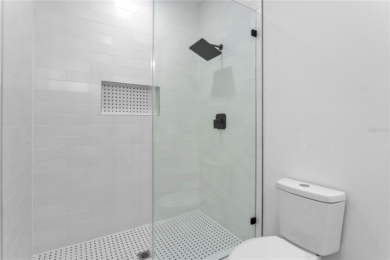 6830 S De Soto St Property Photo 35