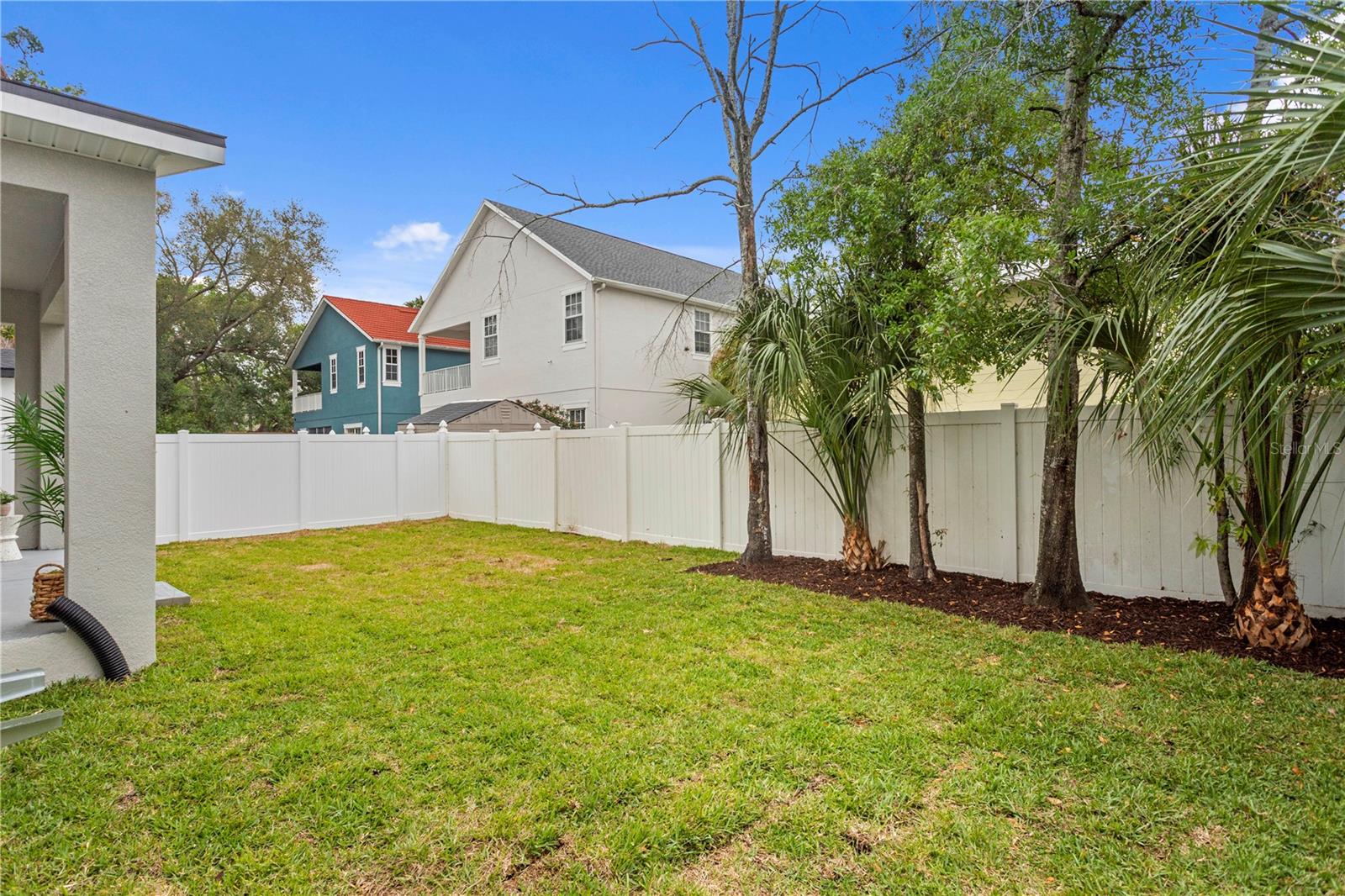 6830 S De Soto St Property Photo 48