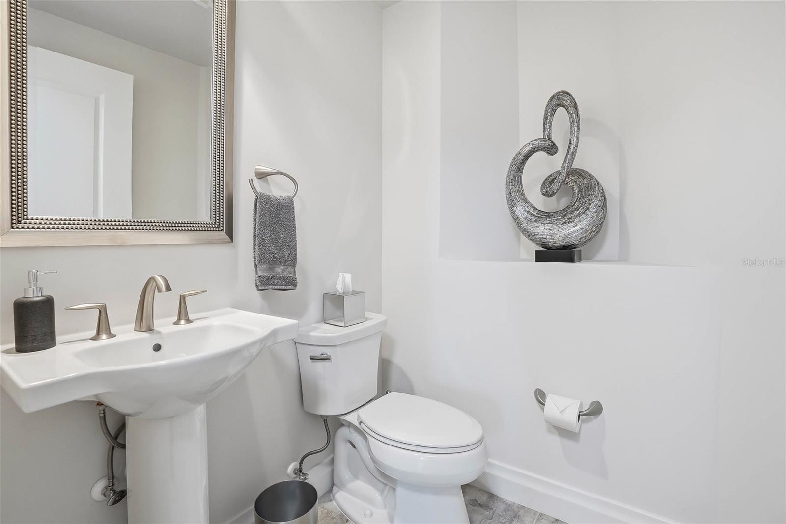 650 Collany Rd #401 Property Photo 44