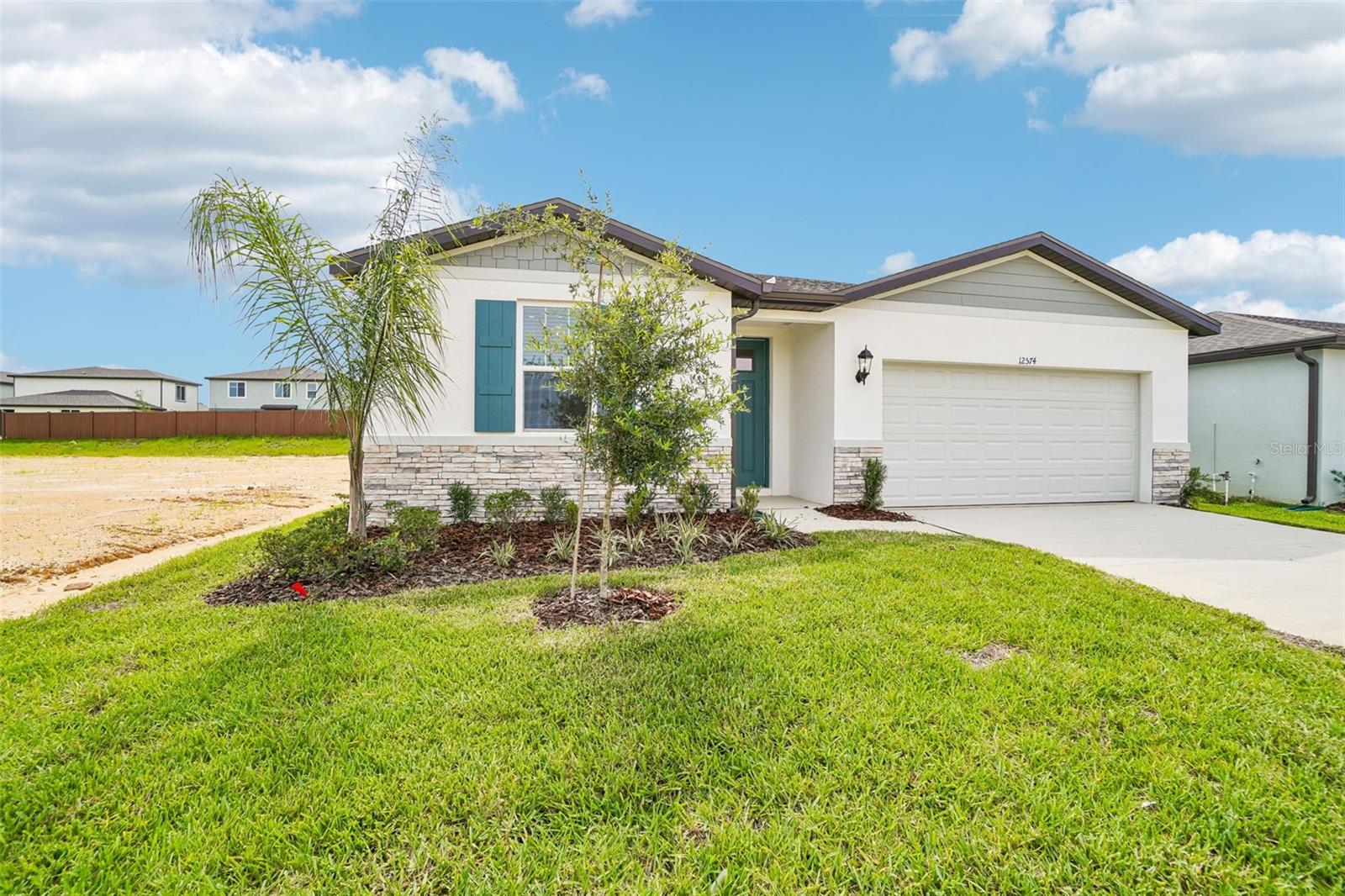12574 Hourglass Way Property Photo 2