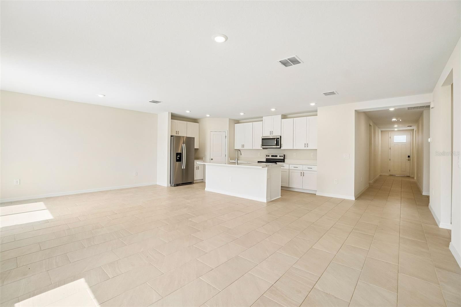12574 Hourglass Way Property Photo 9