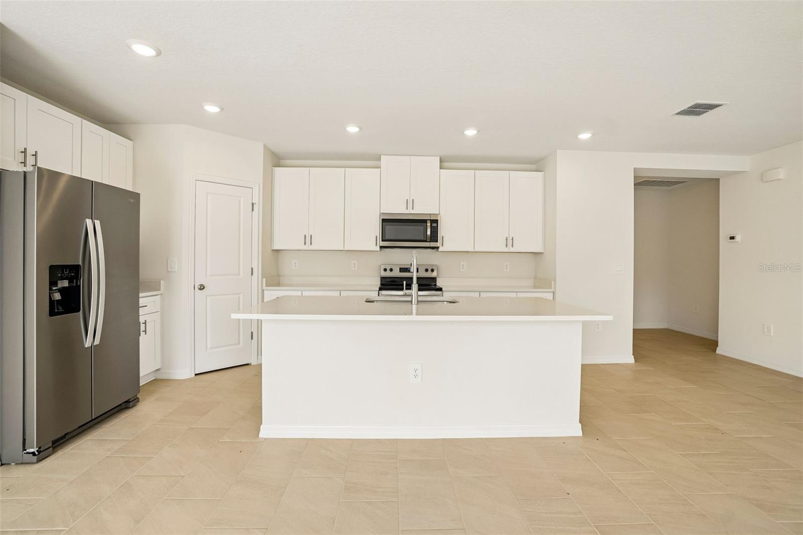 12574 Hourglass Way Property Photo 10