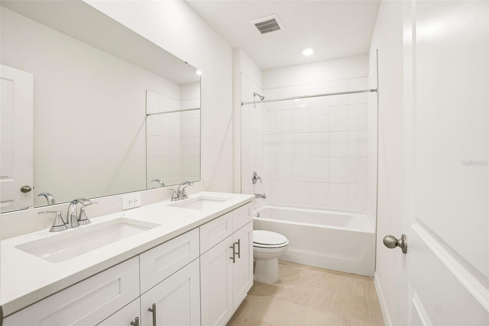 12574 Hourglass Way Property Photo 19