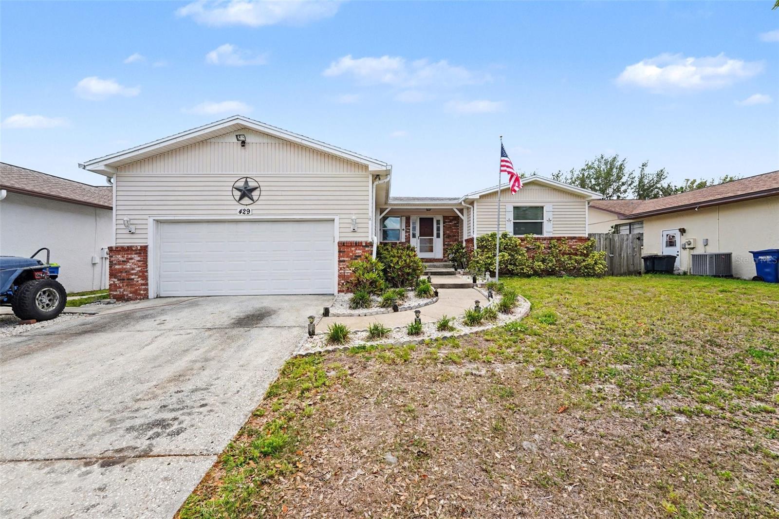429 Manor Blvd Property Photo 1
