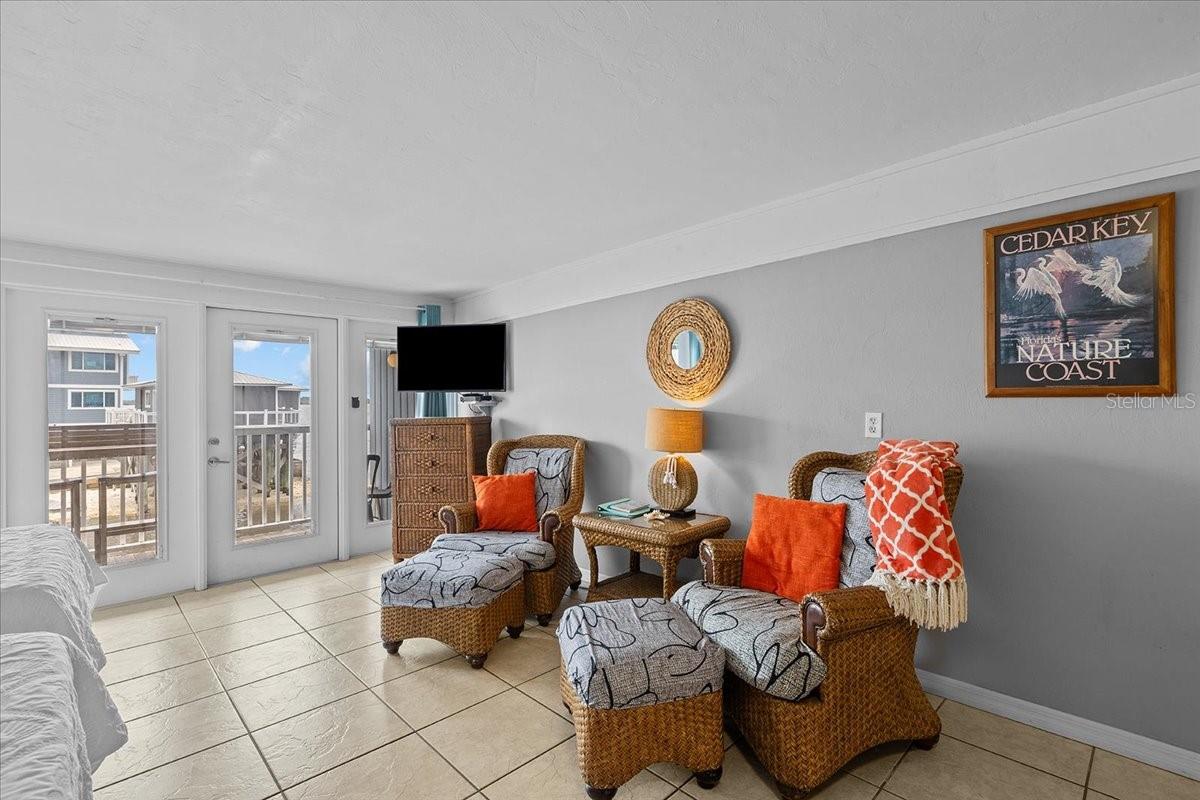 82 2nd St #d5 Property Photo 5