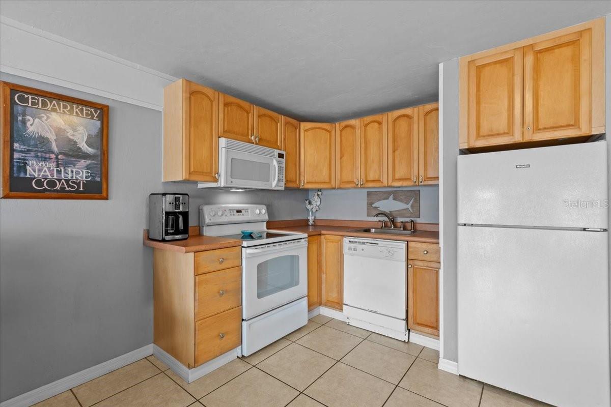 82 2nd St #d5 Property Photo 6