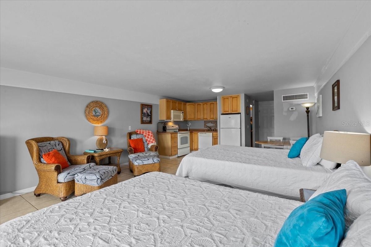 82 2nd St #d5 Property Photo 8