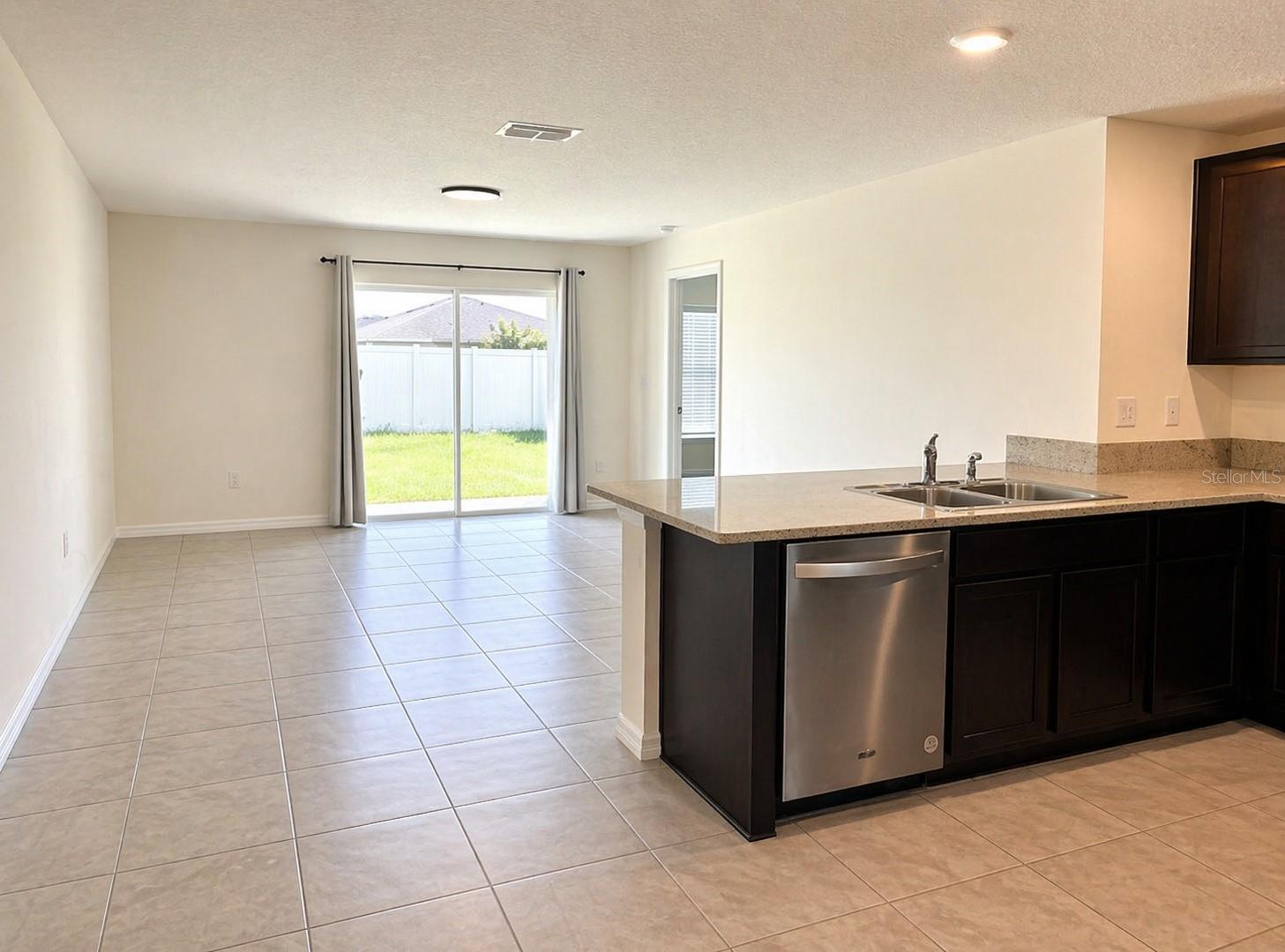 16511 Mosaic Oar Dr Property Photo 4