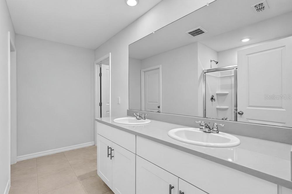 13840 Shellmore Ave Property Photo 4