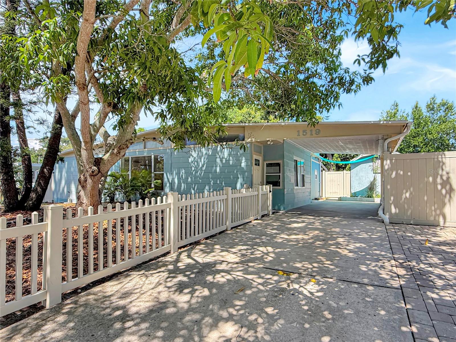1519 CHANDLER AVE Property Photo 1