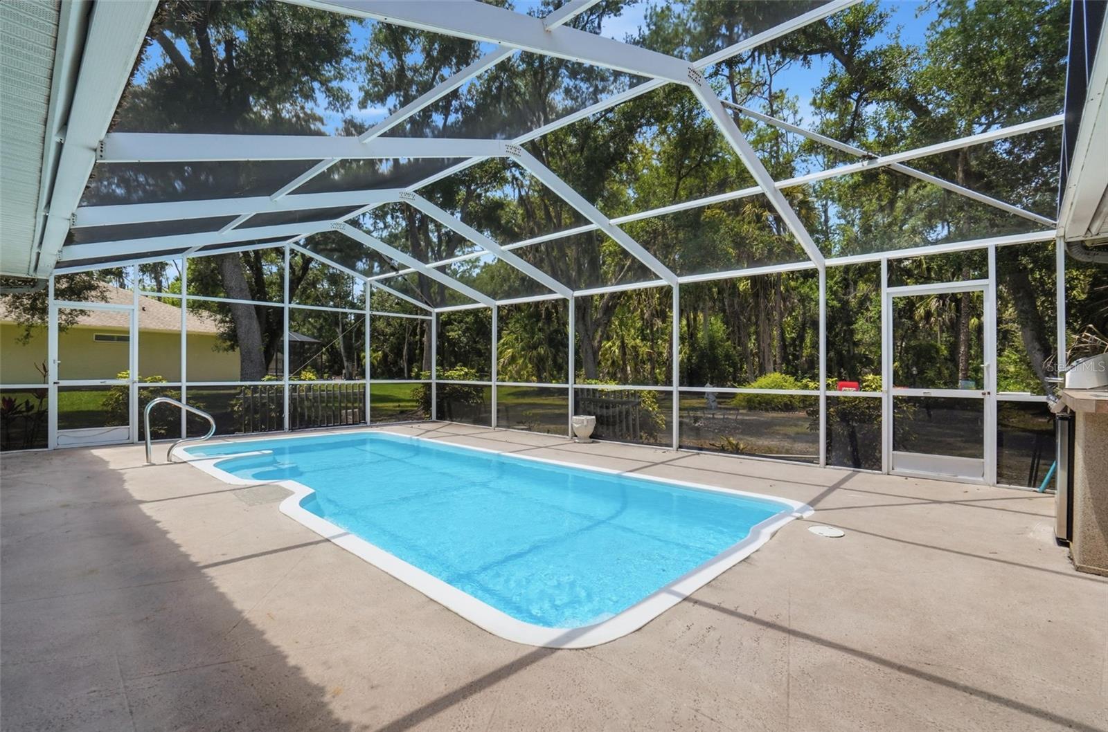 610 Woodview Way Property Photo 4